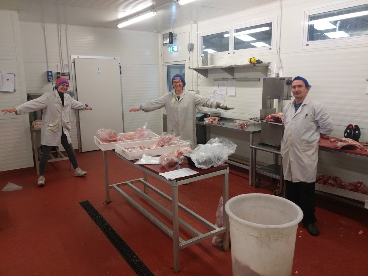 chestnutmeats's tweet photo. Here's some of the Sunday shift at #ChestnutMeats getting ready for the week ahead #Ihaveyourback
 #FoodArmy  #EatFarmNow #JustFarmersUK https://t.co/AzsDj78K3Y