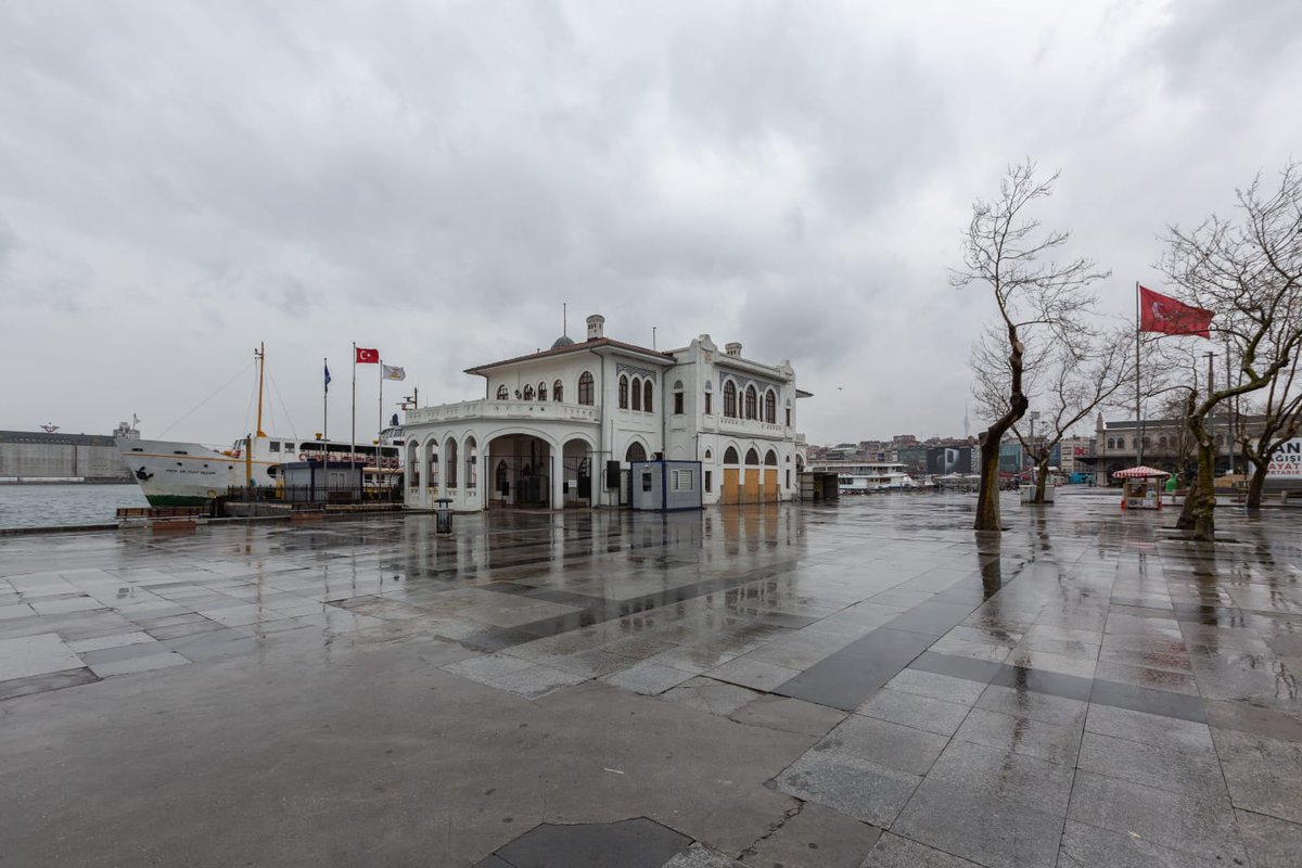 Sevgili İstanbullular,
Aldığımız tedbir ve önlemlerde bize yardımcı olduğunuz ve evinizde kalıp desteğinizi esirgemediğiniz  için yürekten teşekkür ediyorum.👏👏👏

Elbette bu sokaklar, meydanlar yine cıvıl cıvıl olacak. Yalnızca biraz sabır...

Birlikte Başaracağız. 🇹🇷