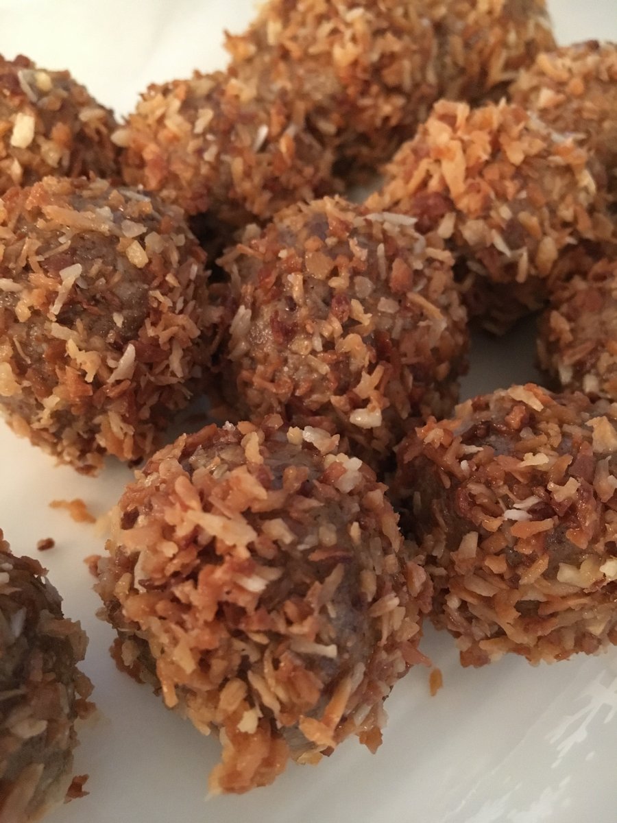 table_top31's tweet photo. Almond Protein Balls (which are gluten-free, dairy-free but nut-full and can be KETO-ish) https://t.co/y1Nut8zdmI https://t.co/ccnR4x10mz