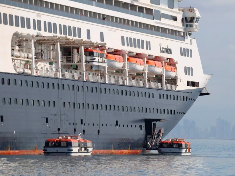 Canal de Panamá permitió el cruce al crucero "Zaandam" por razones humanitarias <a href="/AMP_Panama/">Autoridad Marítima de Panamá</a> <a href="/canaldepanama/">Canal de Panamá</a> #Covid_19 #Coronavirus #MundoMaritimo ow.ly/QDDB30qtzoR