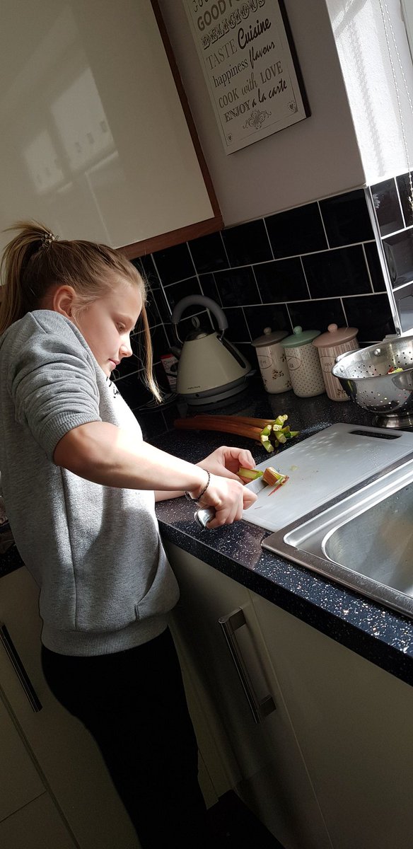 NatRobson82's tweet photo. Learning life skills 💓 looking forward to our rhubarb crumble for afters today 😋 https://t.co/pjqAmLFedn