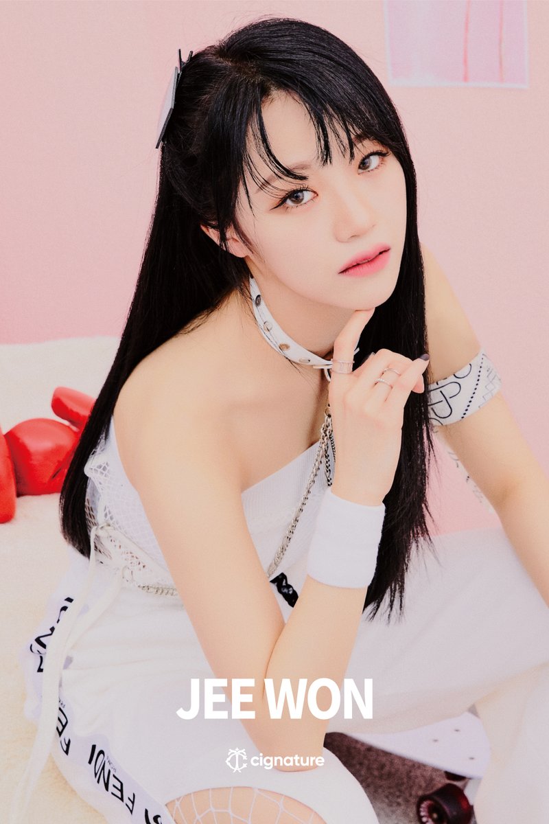 cignature_J9's tweet photo. cignature debut lead single B
'아싸 (ASSA)' Concept Photo 1

#cignature #시그니처 #채솔 #지원 #예아 #선 #셀린 #벨 #세미 #아싸 #ASSA https://t.co/x38NektGgL