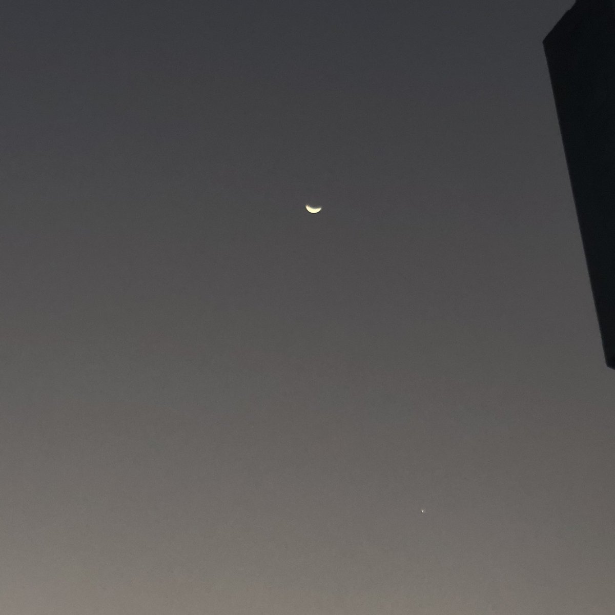 itfeelquotes's tweet image. วันนี้พระจันทร์น่ารักนะคะ นี่ไงเรื่องดีๆของวัน :-)