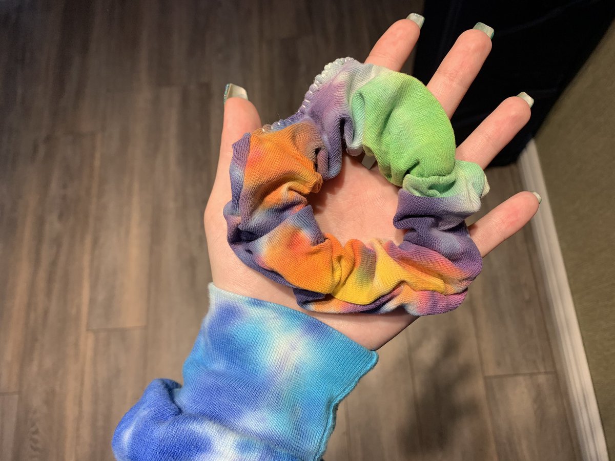 recycled scrunchies!!lowest price: CA$2 eachshipping: CA$5 dm to claim!