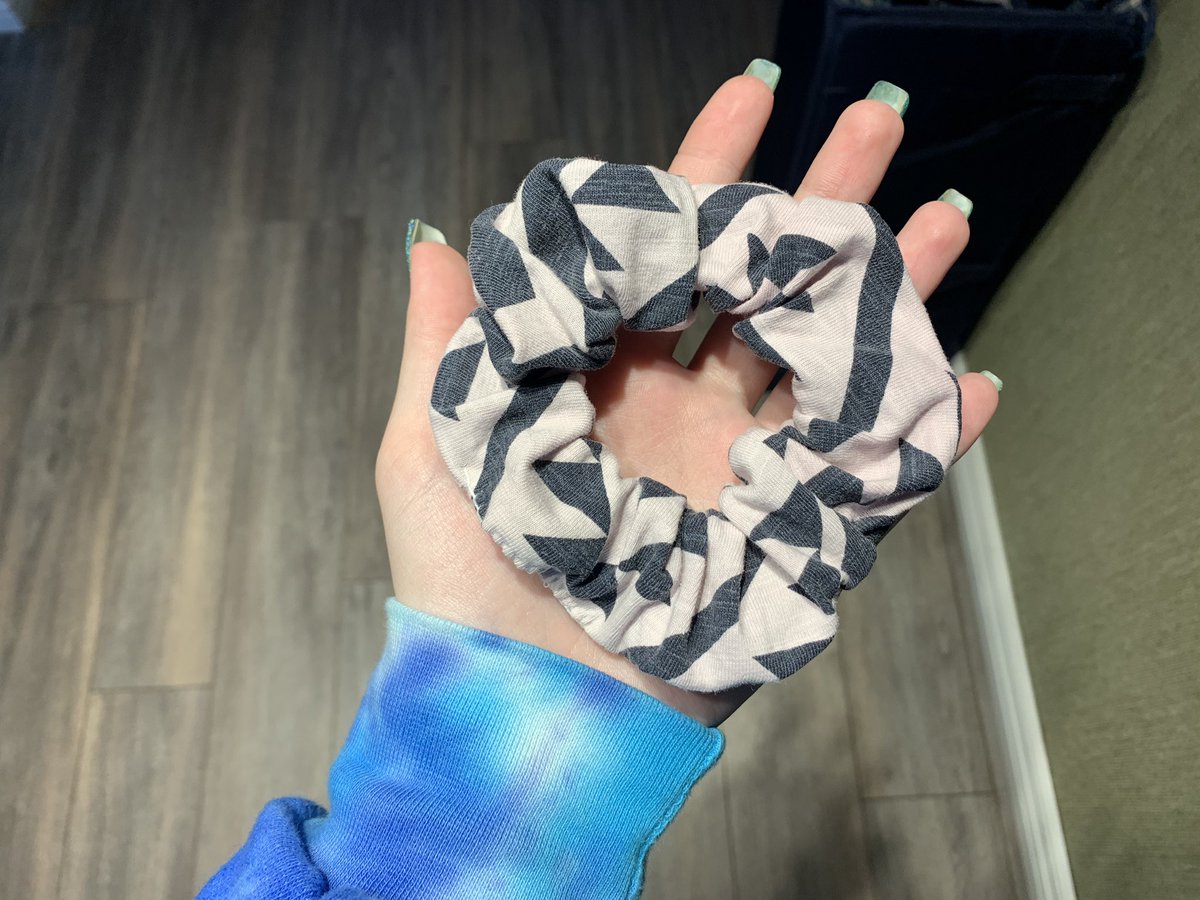 recycled scrunchies!!lowest price: CA$2 eachshipping: CA$5 dm to claim!