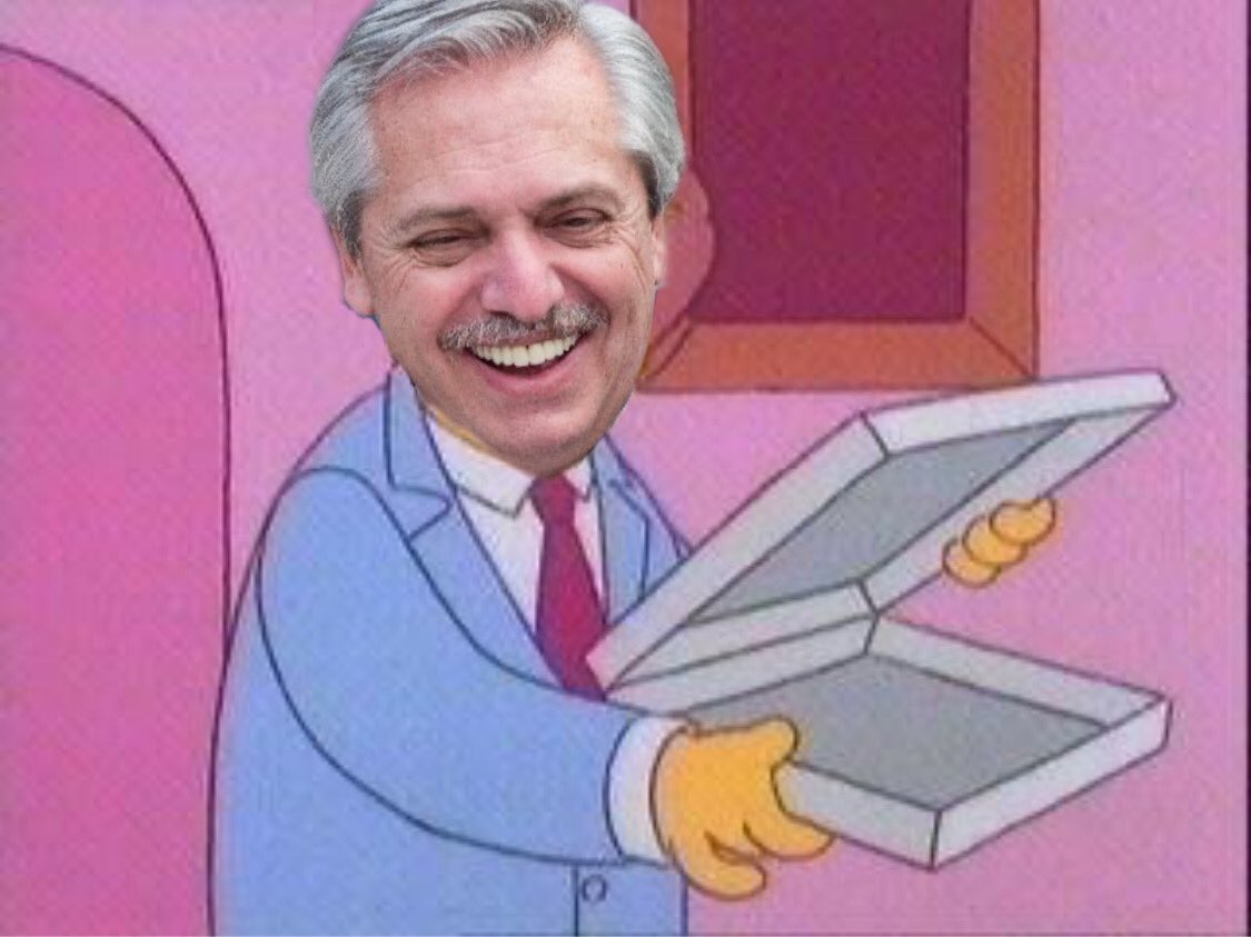 Agu_IC's tweet photo. -Salvamos vidas o la economía?

-Las vidas. 

-Perfecto, no había economía. https://t.co/BIgaUWmipV
