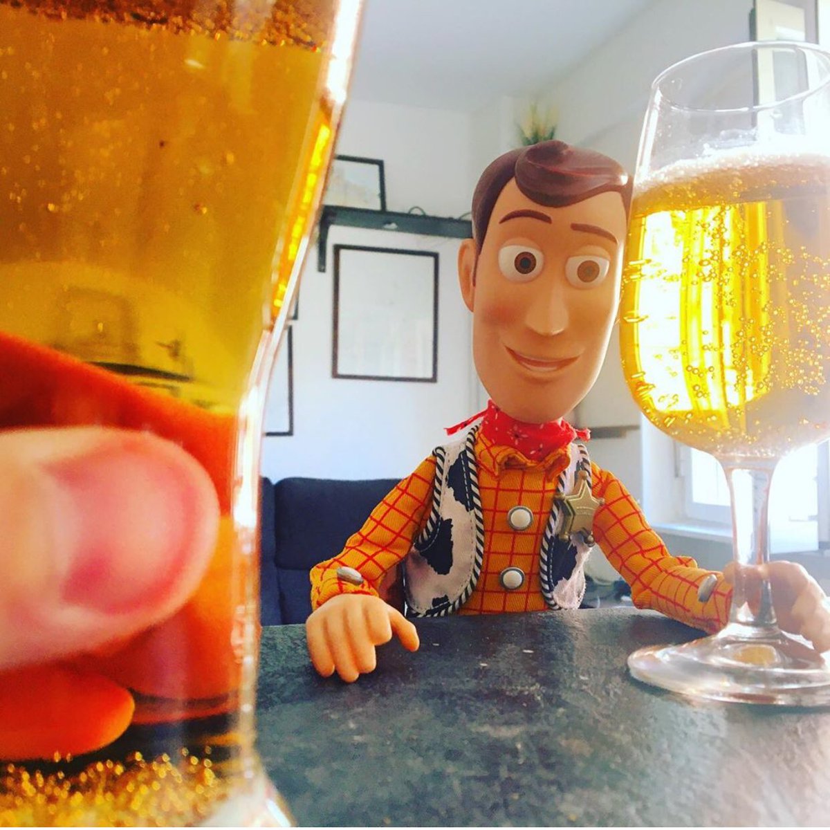 ¡No “te rayes” Woody! Seguro que Buzz está bien...No ves que es de los pocos en España que van protegidos.... (📸: @amsanchez3D IG)