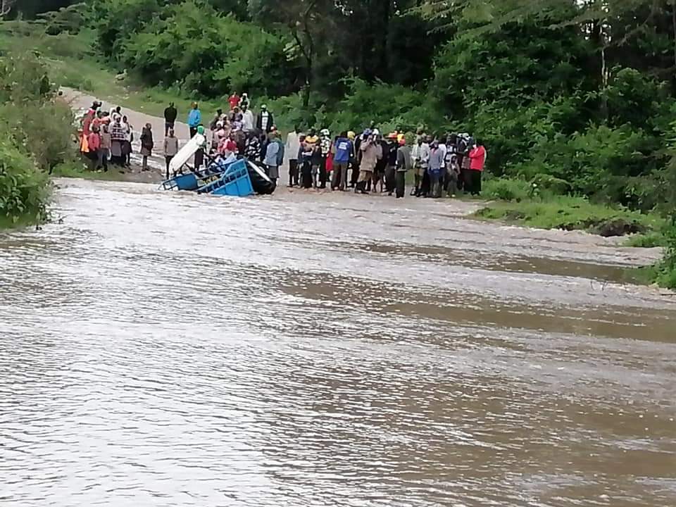 report_taka's tweet photo. 18:22 Tumoi in Chepalungu constituency Bomet county this evening after a heavy downpour. Poor drainage system causing all these mess. @MeteoKenya #KOTChurchService #CoronaUpdate https://t.co/sGQM9TVD4A via @Kerichjoseah