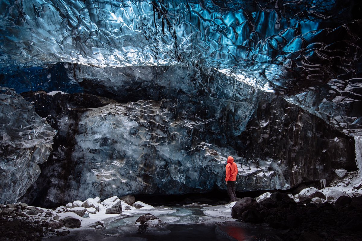 ArcticHoliday's tweet photo. Incredible Icelandic Ice Caves 🧊

#IceCaves #NorthernLights #AuroraBorealis #Auroras #Iceland #TravelBlogger #ArcticTravel #ArcticHoliday #ArcticHolidays #TravelGuide #Nature #PicturePerfect #Travelholic #Travel #TravelBug https://t.co/gloEW6cTls