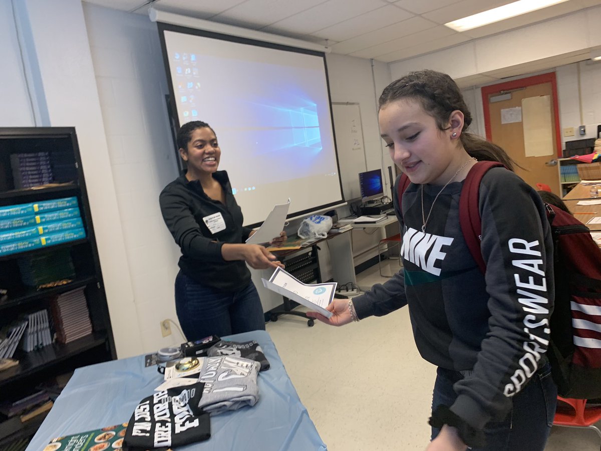 sandershandorg's tweet photo. Happy Sunday Sanders Hand Family! 

Check out what we have been up to! 

This spring semester our San Antonio chapter graduated our students from Define Success leadership camp at Harlandale Middle School. Students learned professional &amp; leadership skills. https://t.co/kL0kjjZwC4
