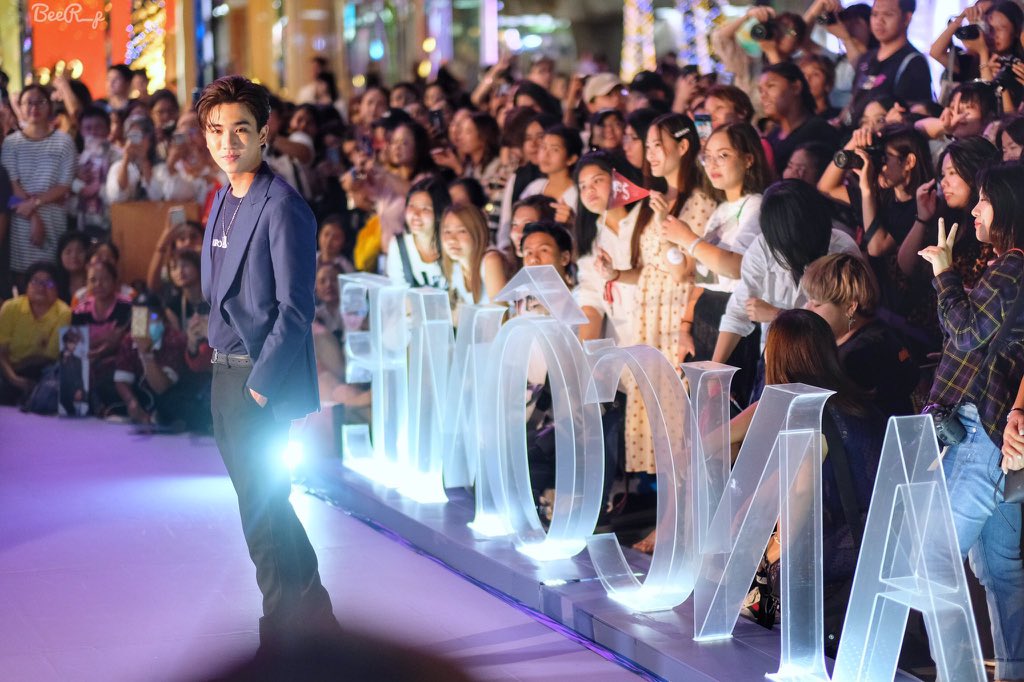parkshinhyeyong's tweet photo. it is okay to be Sad
Its is okay to be mad
it is okay to cry
But always remember that you Kingdom loves you a billion times more!🙏🏻💕🖤🐯Loving you,protecting you,making you smile and be happyis our top priority!!

#KDPPE #PerthTanapon @perthppe https://t.co/ClO1x2WaRt