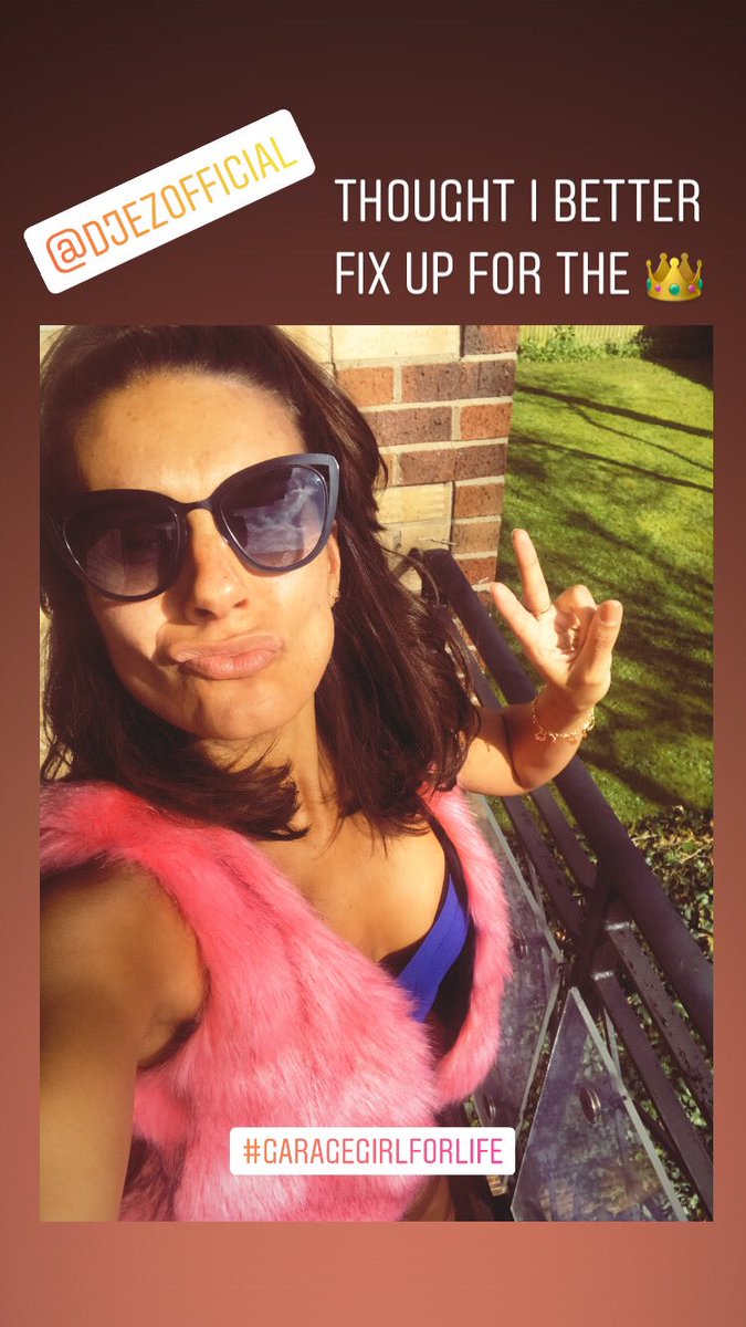 whatjadedidnext's tweet image. SELF ISOLATION NEVER FELT SO GOOD!! 🎉 👑 @djezofficial 24 hour set smashing it out the park as per 🙌🏽 #legend TUNE IN #garagegirl #stayathomewithez #stayathomewithdjez