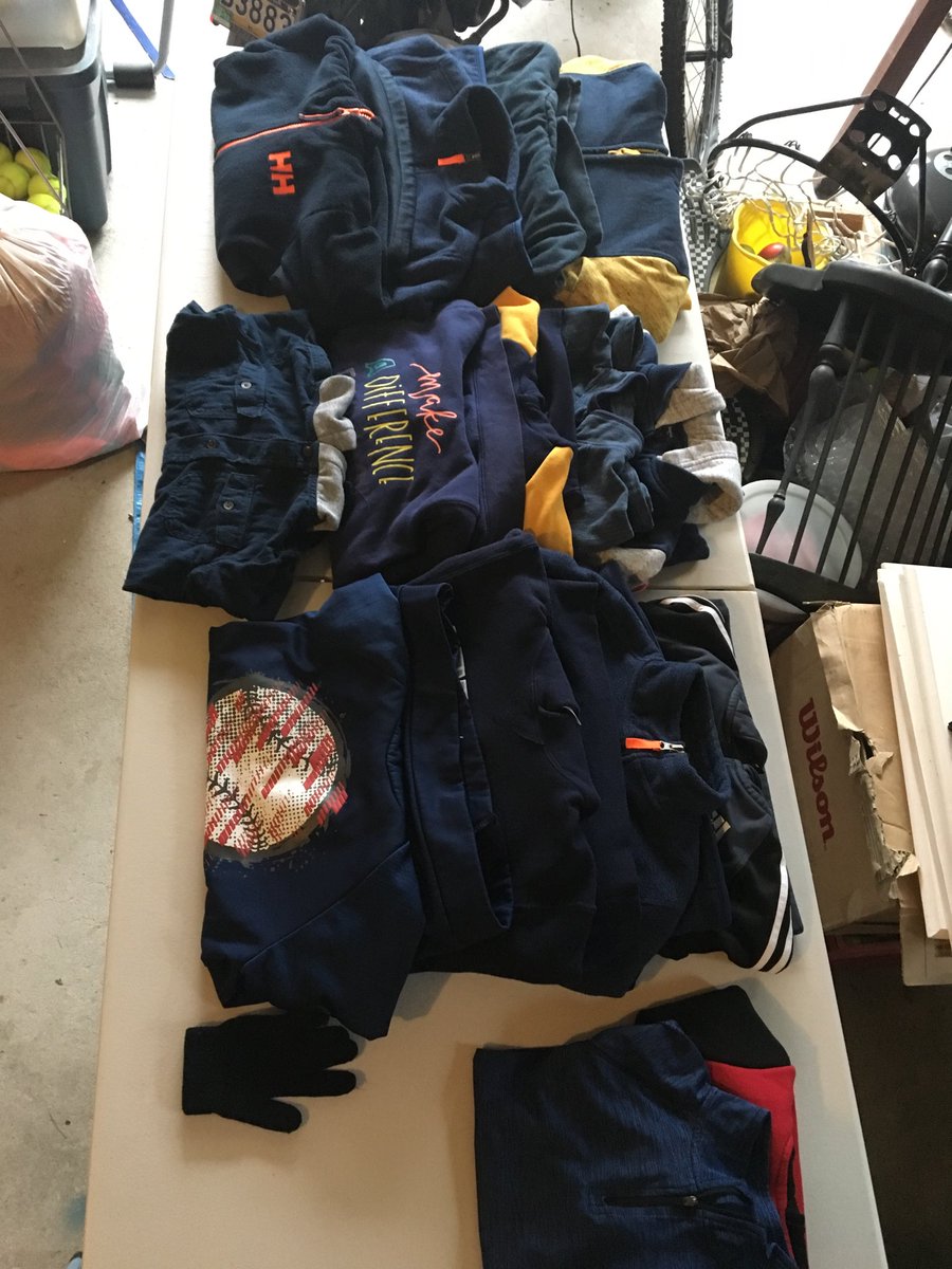 RS2ndgraders's tweet photo. Cornwall lost and found load#2. โฆ@cwelementaryโฉ
#somanyclothes https://t.co/Jghtv9TY5m