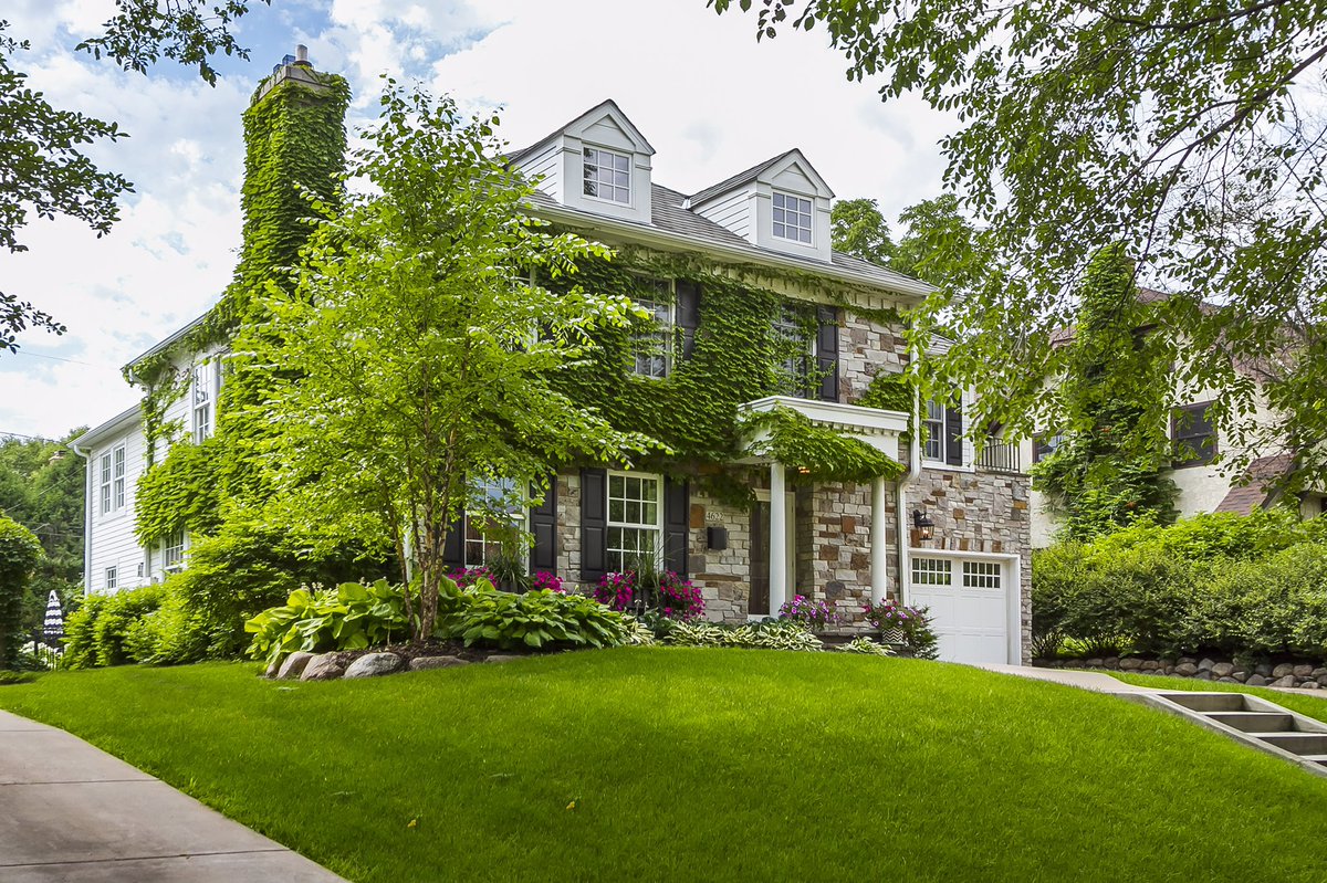 March Madness has taken on a whole new meaning this year, but this Edina backyard is ready to host the Family Final Four! #homecourtadvantage #nofansallowed 😉
4622 Drexel Avenue | Edina ||
4 beds | 5 baths | 6044 sq ft | $1,759,000
Offered by Anne Shaeffer | MLS# 5333858