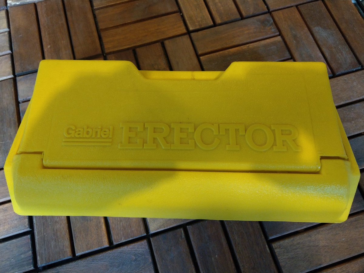 TreyValenta's tweet photo. This was one of my favorite toys back in the mid 1970s. #buildanything #erectorset #70s #MCMLXXVI https://t.co/9OXYGSjXba