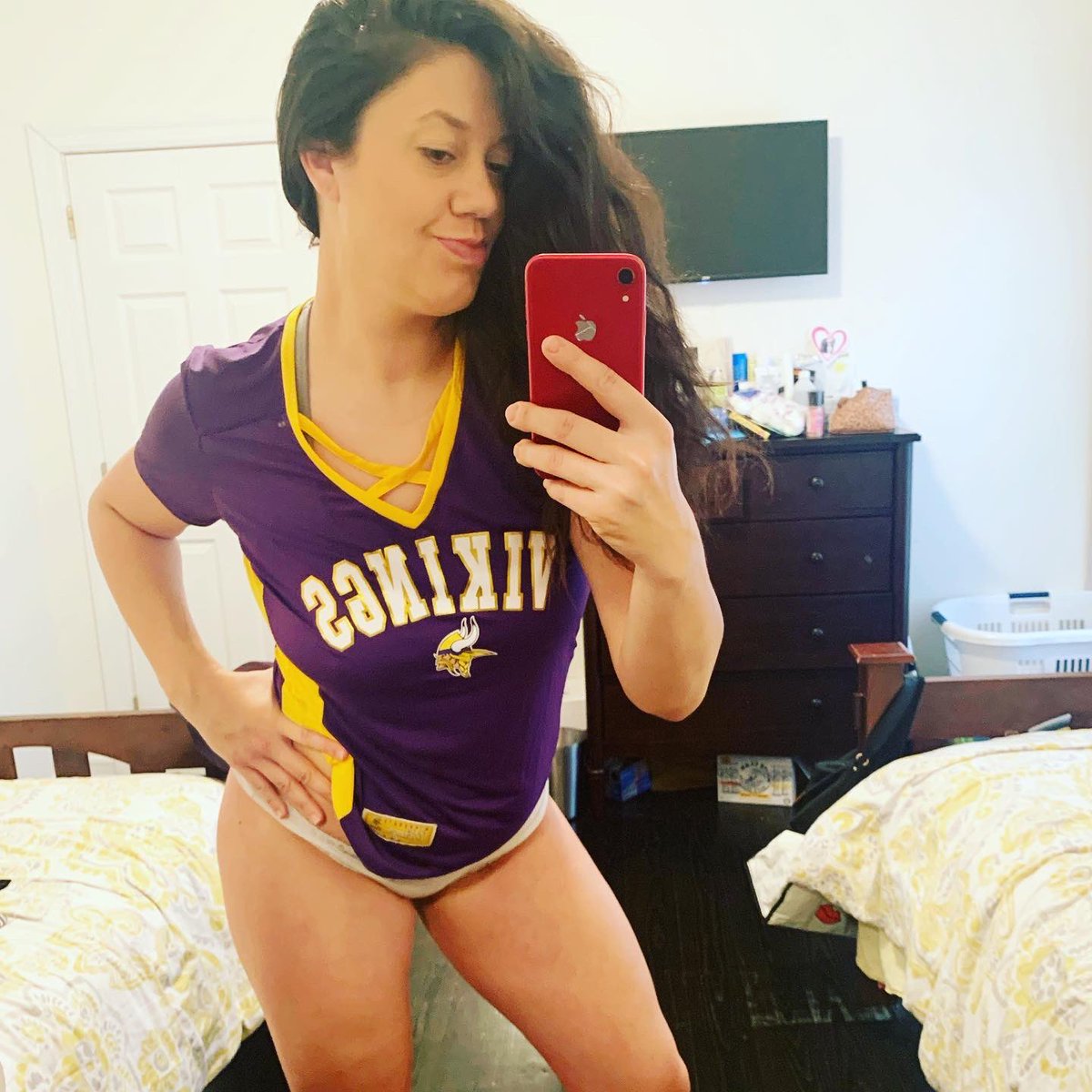 Is anyone wearing pants these days? 
I realized that in 26 days we will have a live sporting event! THE NFL DRAFT! Let’s get this going who do you want your team to draft 👇 I want the Vikes to pick up CBs &amp; OL first!