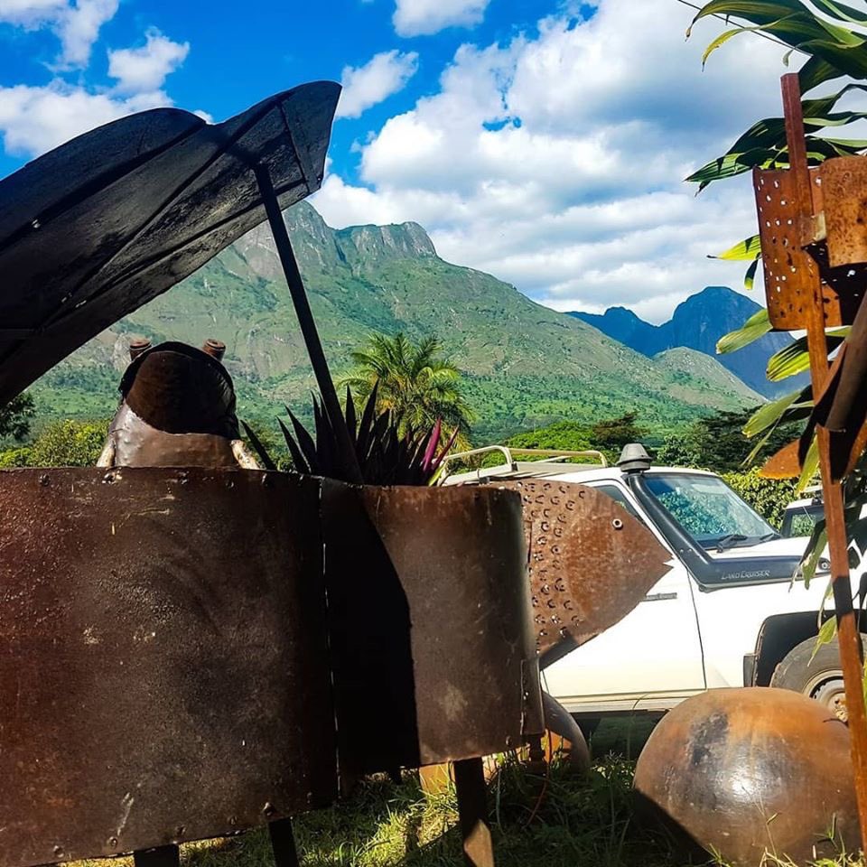 FellowHire's tweet photo. Mulanje Arts and Crafts Coffee House.
ムランジェアートとクラフトコーヒーハウス
https://t.co/wKYcUNRoOT

#Malawi #africa #fellowcarhire #fellowsystems #carhire #mulanje #フェローシステム #レンタカー #マラウイ #アフリカ https://t.co/by6f5MxGxH