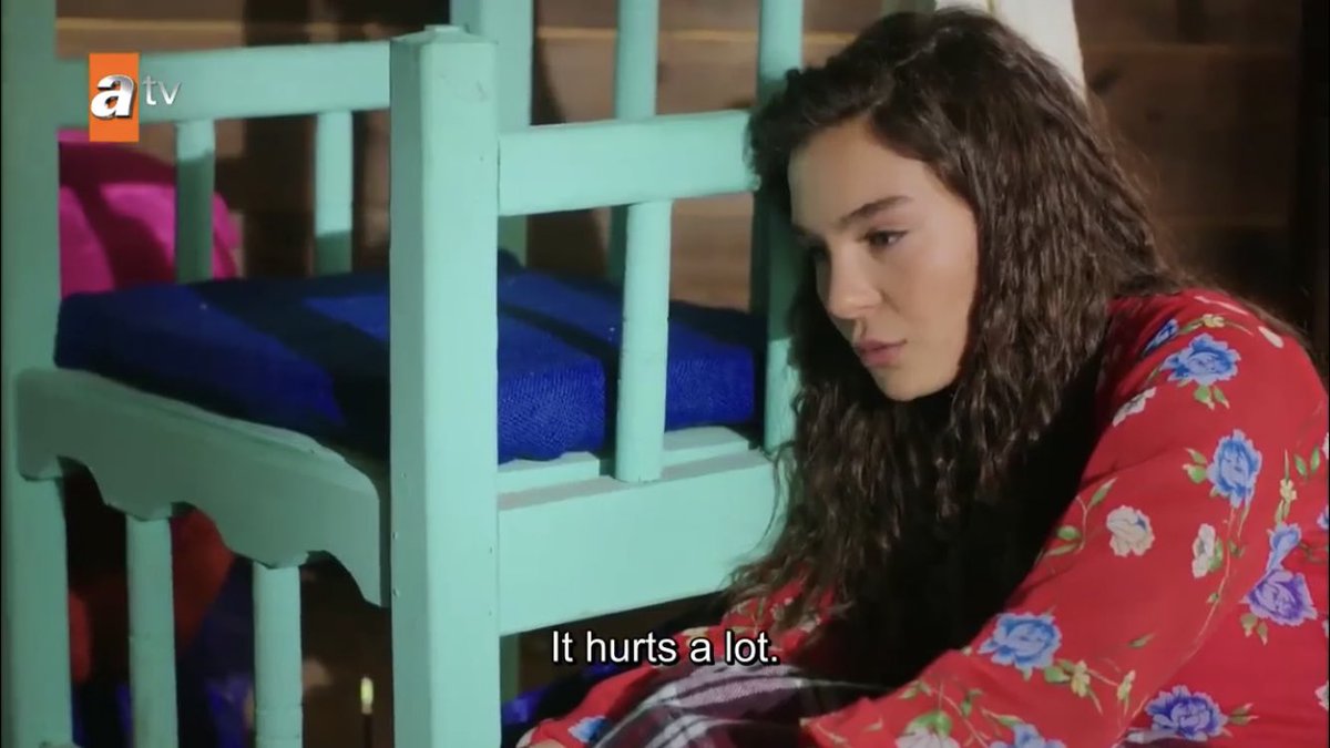 glad we’re not putting reyyan’s inner pain aside just ‘cause she fell off the horse  #Hercai