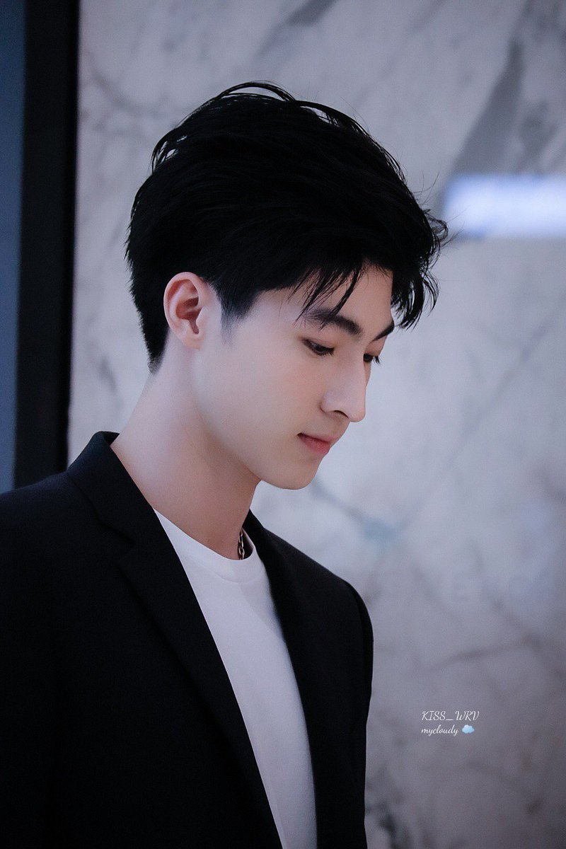 KISS_WRV's tweet photo. ⌛ 20200312 ⌛
📍CENTRAL EMBASSY
เอารูปน้องบลูมาฝากค่า 😍
#Bluepongtiwat
#Givenchyss20 https://t.co/Tpia1QlDS6