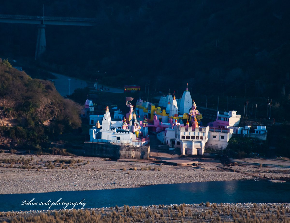 हरि की पौड़ी (Bahu Fort, Jammu)
Captured by @VikasSodi
Keep Supporting @jmuencyclopedia

@JammuTourism
@VoiceofDogras
@JammuStartups
@vikramaditya_JK
@Martand_JK
@KhajuriaManu
@photogsofcolor
@CMGuptaOfficial
@AnsuyaJamwal
@MirchiShwetima
@DrJitendraSingh
STAY HOME STAY SAFE🏡❤️