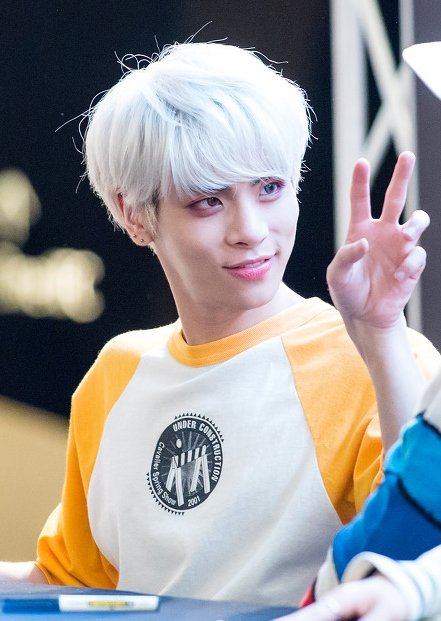 ODDThe triumphant return of platinum Jjong. This time was far more relaxed.Ultimate cute, fluffy, puppy 너무 아름다워-다워-다워-다워 View...525% chance I want to squish... 