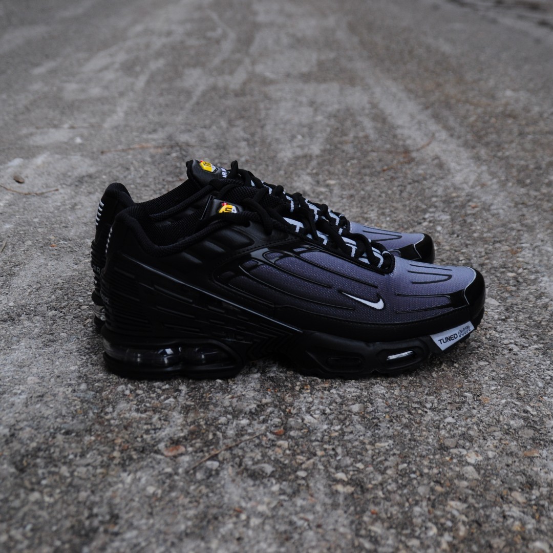 air max plus iii triple black