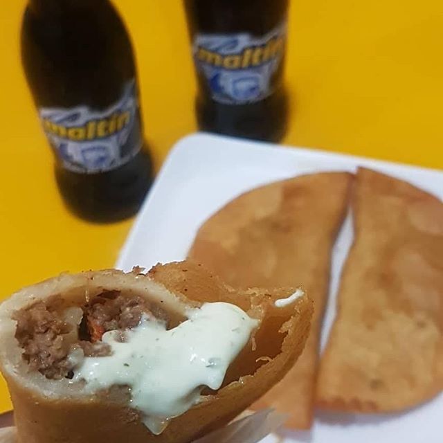 pratskudary's tweet photo. Atención seguidores y fieles devotos de las empanadas fritas

Dilucidemos esto como personas de bien  ✌️🧐

RT   Salsa de ajo
Fav  Guasaca

#TeamSalsaMordiscoSalsa https://t.co/RLt2CSgqIC