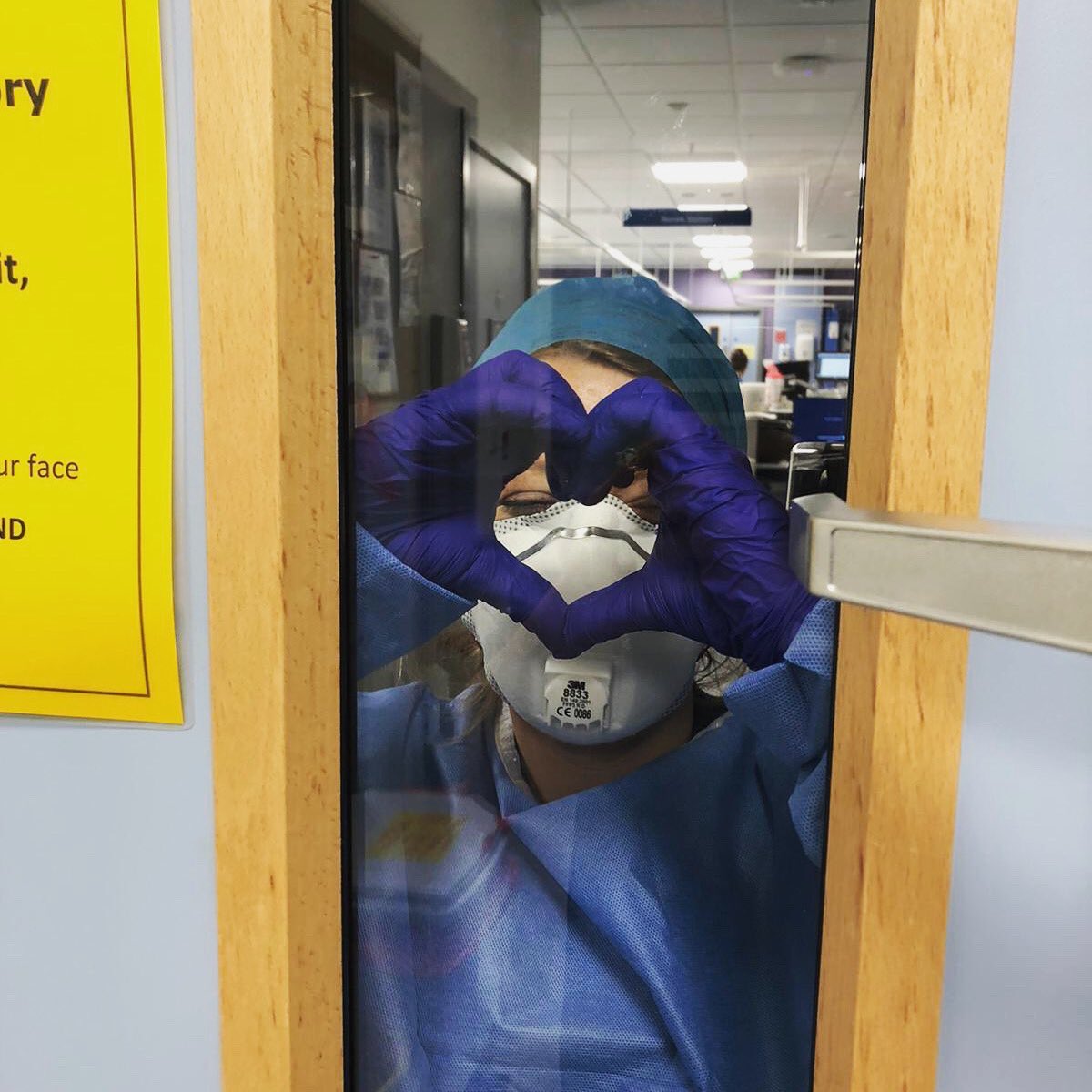 One of our lovely staff nurses on duty today doing what they do best caring for our patients and saying thank you for all your support @CriticalNhs @StGeorgesTrust