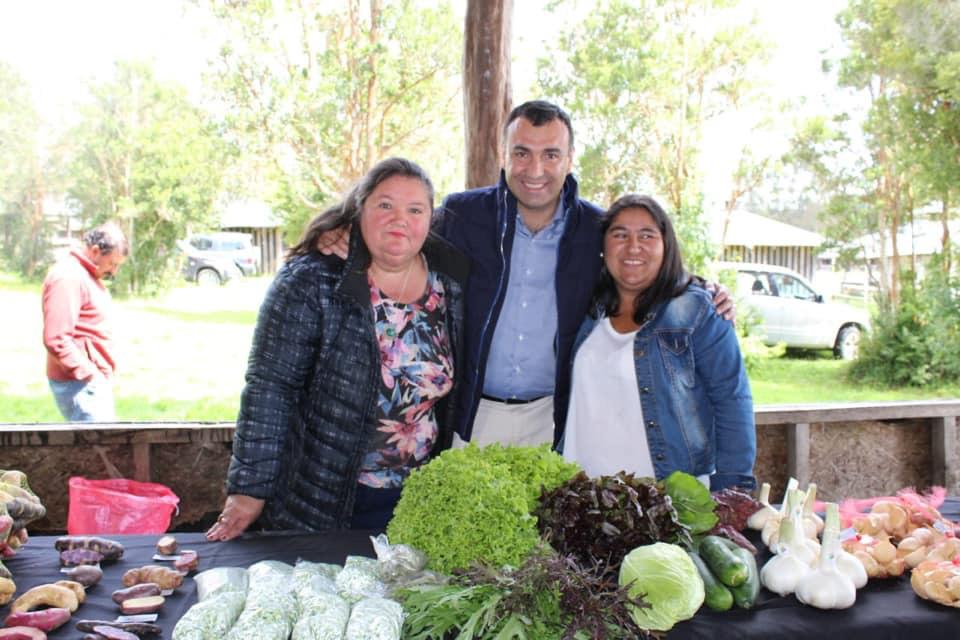 Alcalde Juan Eduardo Vera pide a ministro de Agricultura bono de emergencia agrícola. Para ser destinado a pequeños y medianos agricultores de la provincia de Chiloé y de la comuna de <a href="/CastroMunicipio/">CastroMunicipio</a> en particular expuestos al corona virus.
castromunicipio.cl/?p=9037