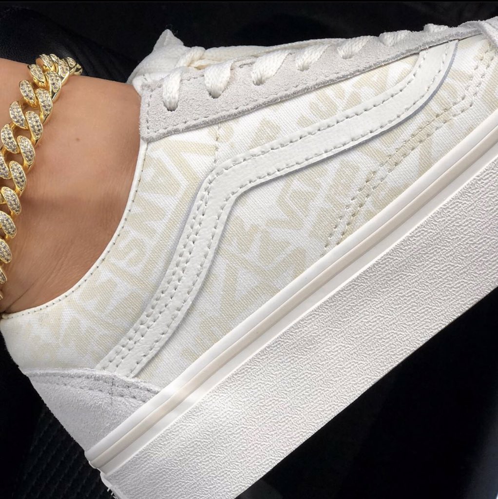 bestoffshoes's tweet photo. Vans Cream https://t.co/mnbZCUdjoF