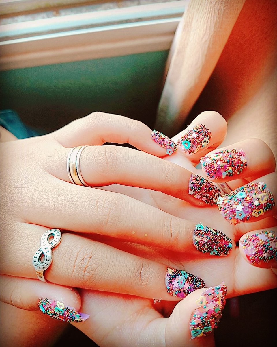 I'm a Barbie girl in a Barbie world
Life in plastic, it's fantastic 🎶
*
*
*
*
*
*
*
*
*
*
*
*
*
*
*
*
*
*
*
#photooftheday #photo #selfie #style #beauty #makeup #look #lookdodia #ootd #ootn #outfit #nail #cabello #hair #beautygirl #photo #uñas #esmaltes
https://www.instagram.com/p/B-UtybYpdET/?igshid=1gr3z4oy4jca5 …