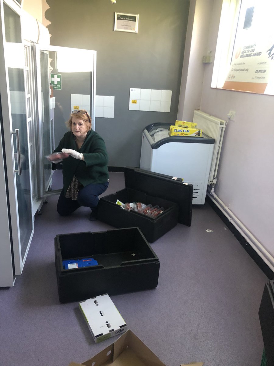 bouncingbunny's tweet image. @StoreEvelyn here’s a picture of some of the front liners/food hero’s busy at work! Thank u for being there! #foodwaste #foodheros #defication