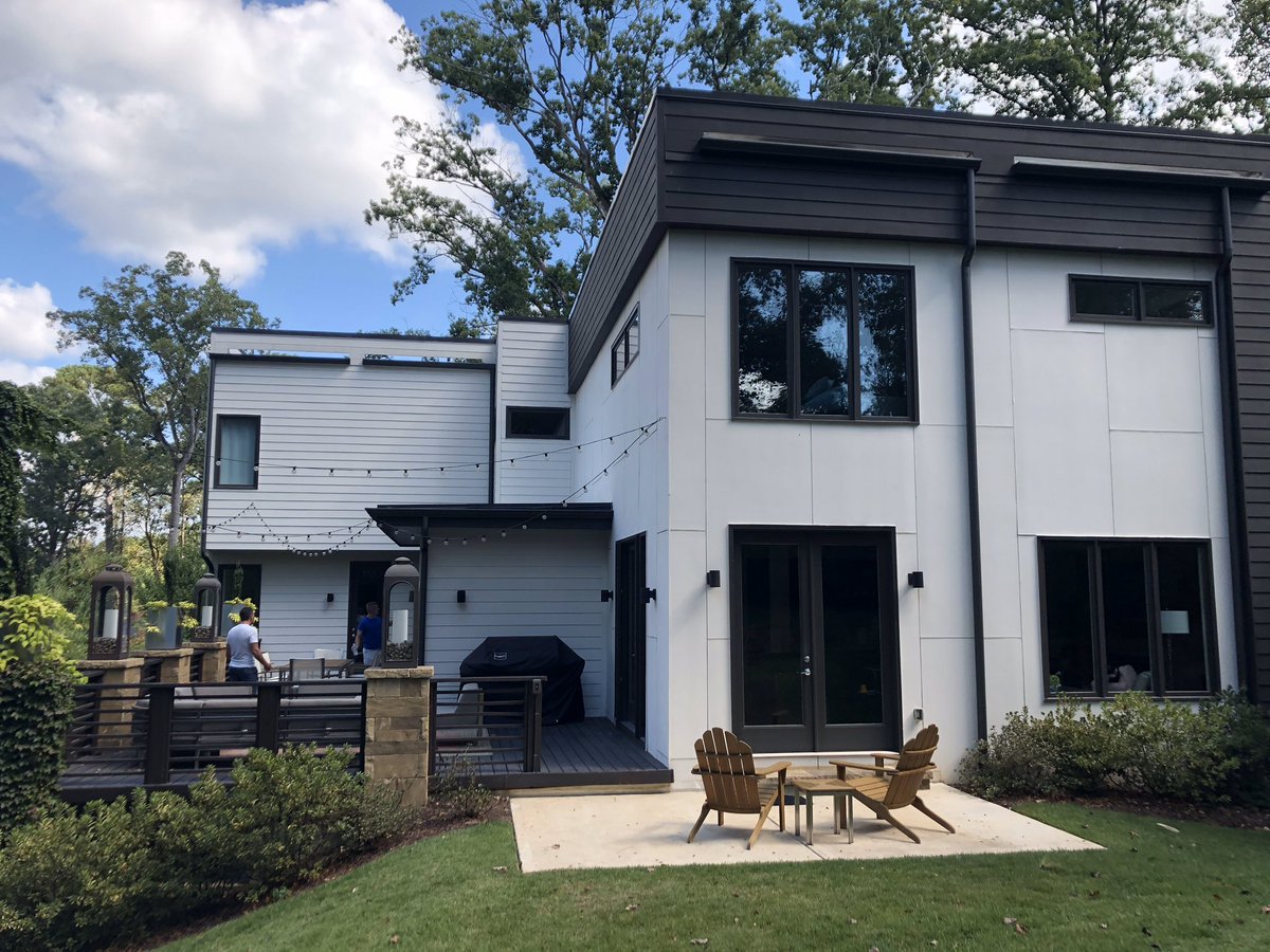 ...to decide which forms are eye-pleasing via the “Golden Rule” or “Rule of Thirds.”