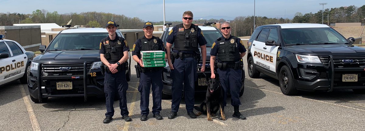MPD_C_Shift's tweet image. As a way to show our appreciation for all that they do C Shift provided pizzas for the nurses at SOVAH Martinsville today. Thanks to them for all of their hard work!