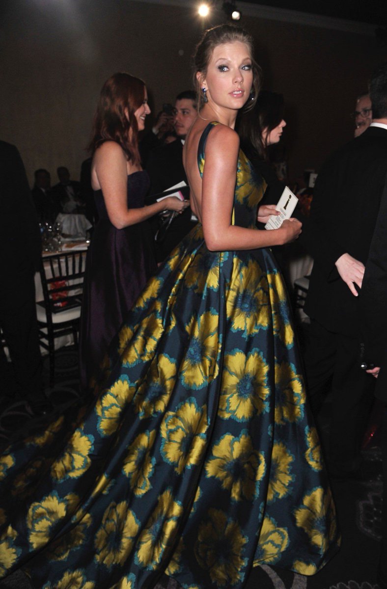 this dress got so much negativity but honestly? it was a look and you guys just aren& #39;t ready for that conversation.