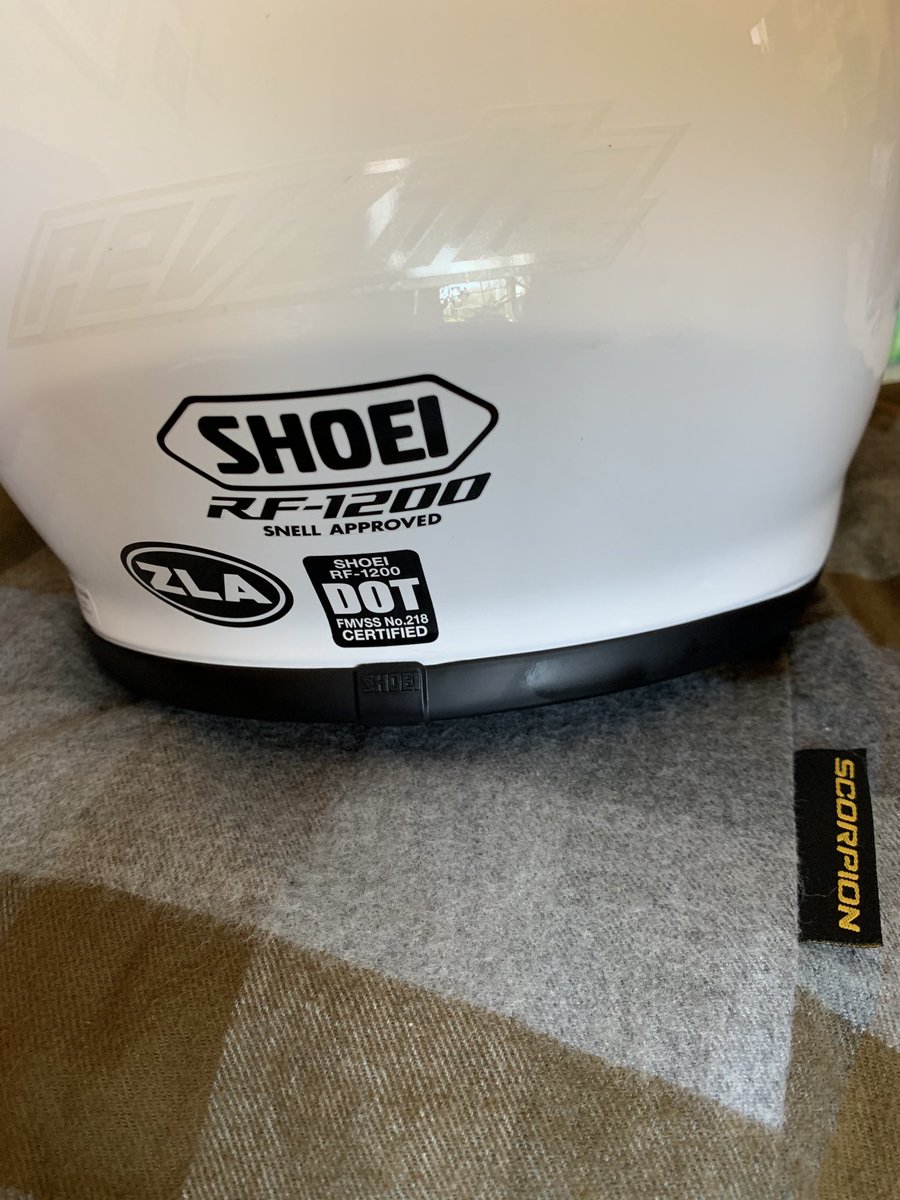 jillbow65's tweet image. Love RevZilla ..#RevZilla #shoei #SocialDistanacing #SocialDistancingNow ✌🏼🕉