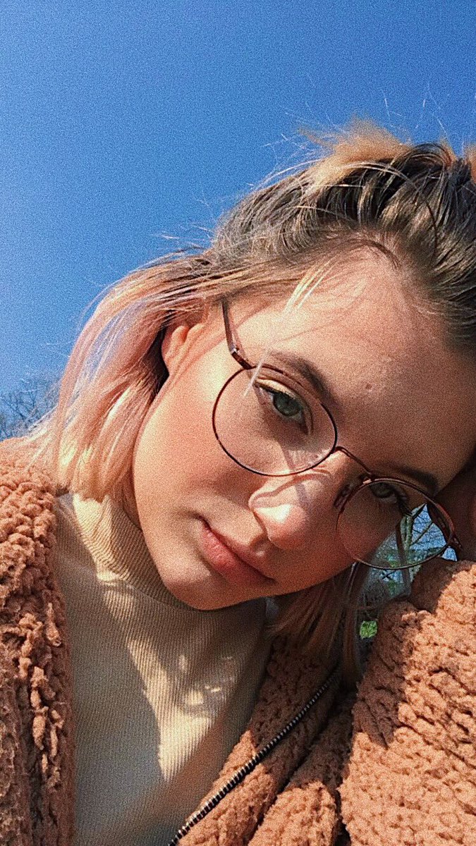 idekvxlxttx's tweet photo. just let me adore you ✨#LGBTQuarantine https://t.co/t7y3nikl5A