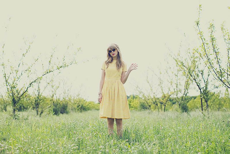 taylor in yellow, anyone???
