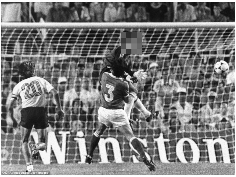 brownygkcoach's tweet photo. GK Picture Quiz... Part 3. Who is this ??
Picture 9 of 10
RT and tag GKs 👍🏻 #GetInvolved 
Compile your answers and post before 7:30pm https://t.co/Kf3toQVwbk