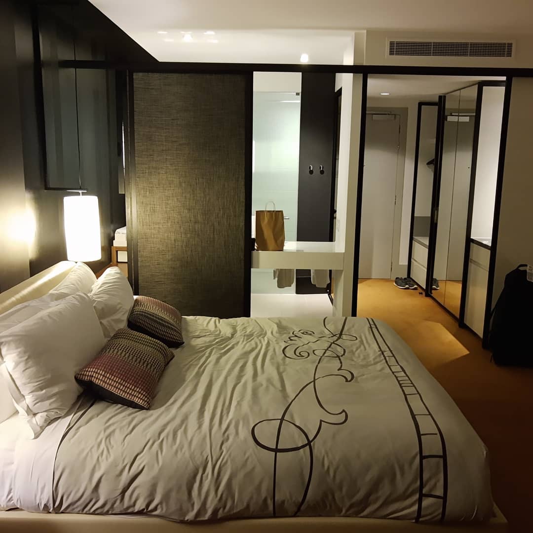 DanielA72837730's tweet photo. Forced quarantine start at Crown in Melbourne.
#coronavirusaustralia #COVID19au #QuaratineLife #coronavirusau https://t.co/ZvTu488INw
