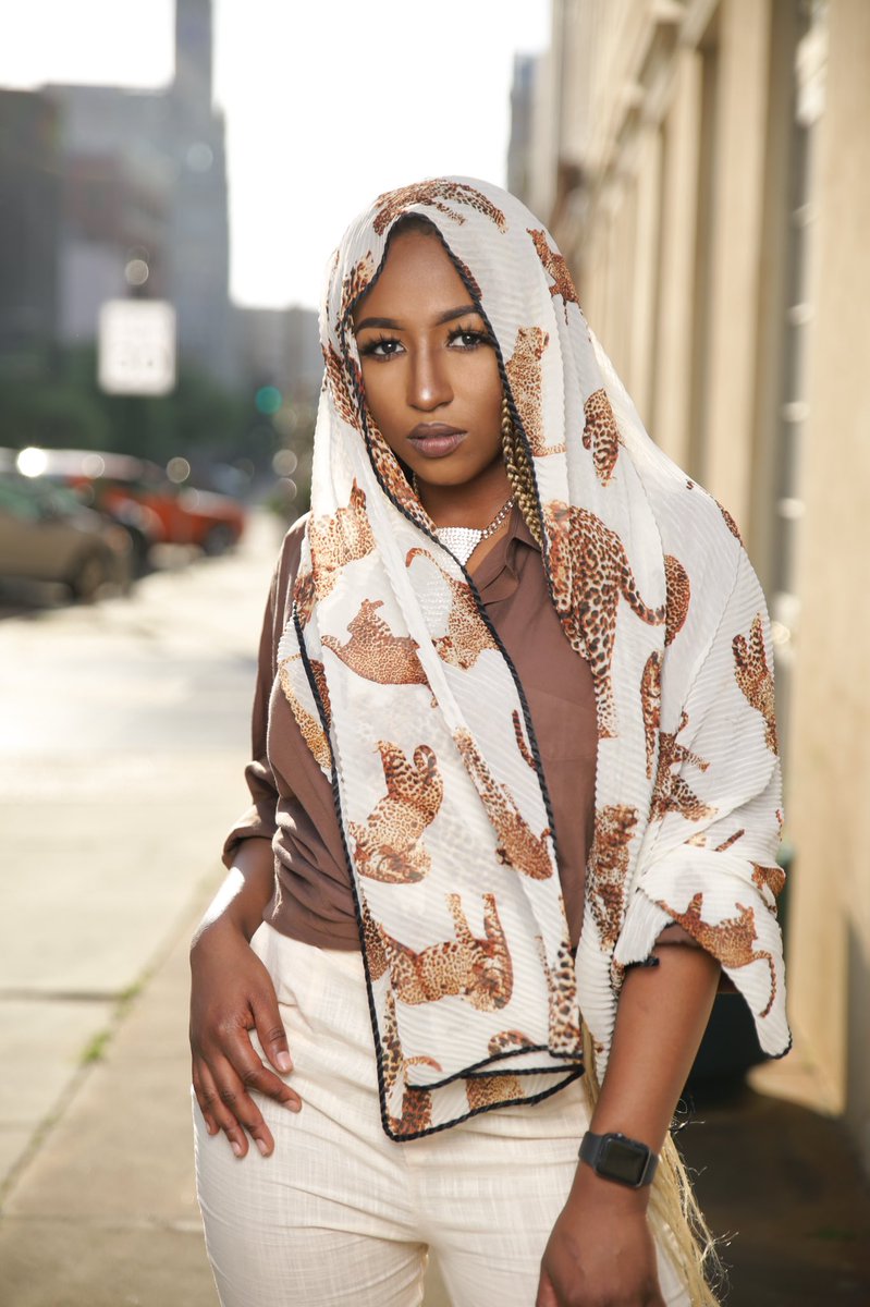 DasiaDiya's tweet photo. Iโm just too much for youuu
#dasiadiya #fashionista #inspiredmodel #twelvevisions #bossbeats #touchedbytia #iamjialafrance #portfoliobuilding #fierce https://t.co/L5TlrE0mYD
