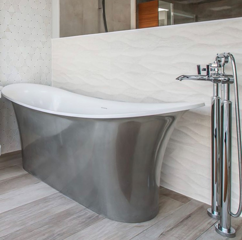 AB_Britain's tweet photo. Looking to unwind after a long day at work? Upgrade your bathing experience with an indulgent freestanding bath! The elegant proportions of our Aegean are certain to transform your evening bubble baths from boring to blissful. 

[Credit 📷 @BromBathCo] https://t.co/Kcqe7tJLfJ