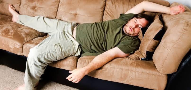 jabonisimo's tweet image. 2019: Huevón / 2020: Adulto responsable