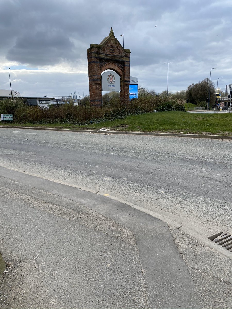 LitterMum's tweet photo. This arch formed the entrance to Kkovah works in 1871. Kkovah was a brand name for confectionery, lemon curd and Jelly. I have live here 17 years and never knew this. Discover where you live in a lockdown. @BritanniaBasin @OurCastlefield #lockdownexcercise #localhistory https://t.co/yBzl3PelNX