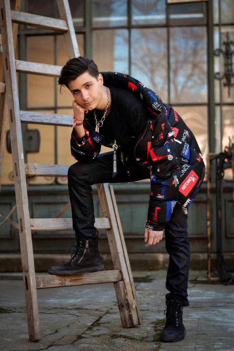 denislavdimchev's tweet photo. under construction 🚧 #model #TikTok https://t.co/Jor3PA4fXr