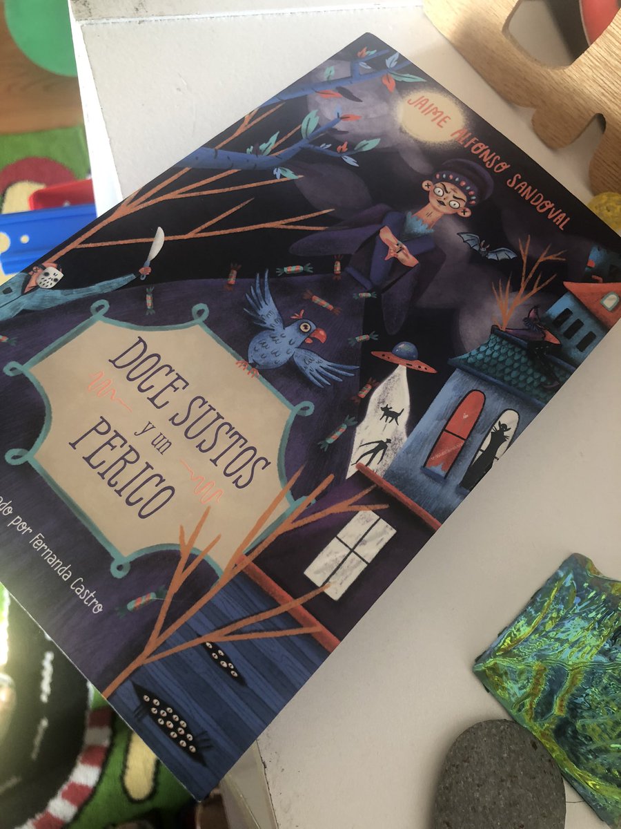 danDevrayes's tweet photo. Segundo libro que terminamos en familia! A mi encantó encontrar redivivos y colmillos de leche! @jaimealfonsos ahora ya tengo el pretexto perfecto para leer nuevamente Mundo Umbrío pero esta vez acompañada por mi hijo Se está volviendo tu fan https://t.co/tjKXhBu5gE