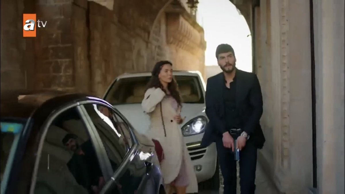 miran: reyyan, stay in the carreyyan: i’ve heard what you said, but i have chosen to ignore it  #Hercai  #ReyMir