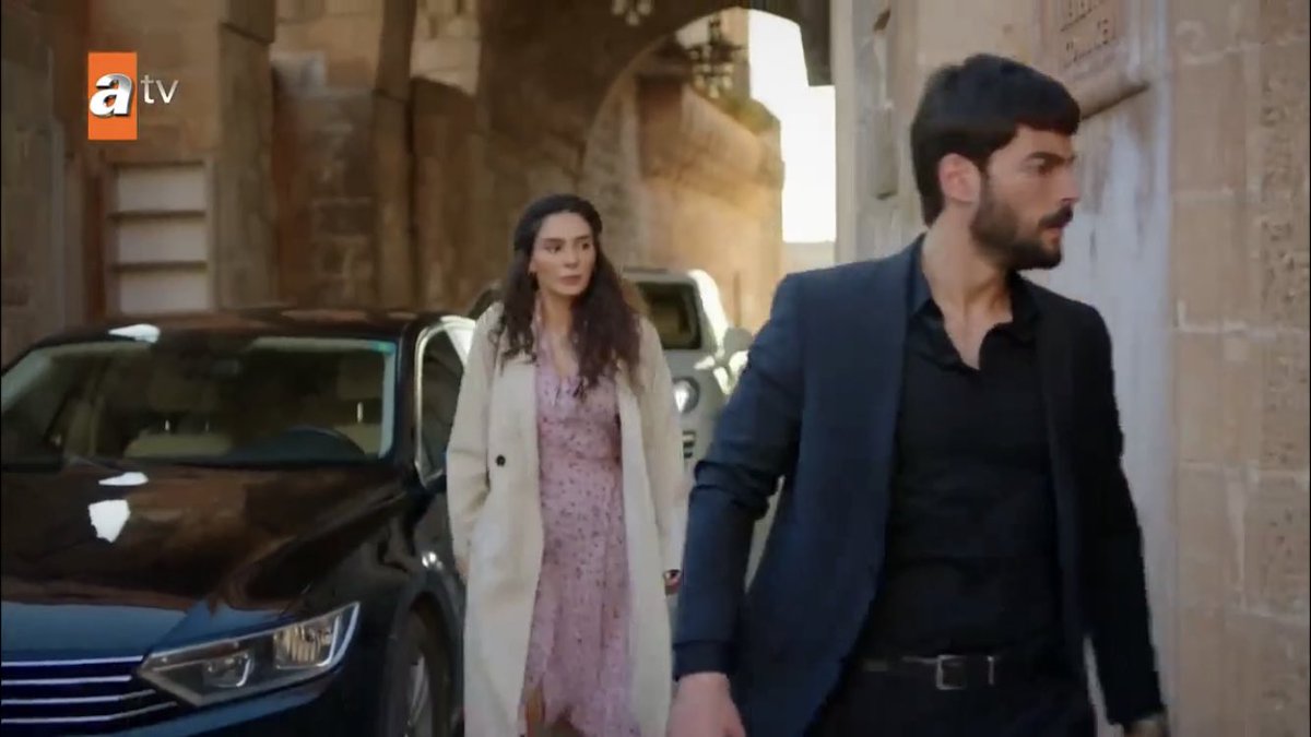 miran: reyyan, stay in the carreyyan: i’ve heard what you said, but i have chosen to ignore it  #Hercai  #ReyMir