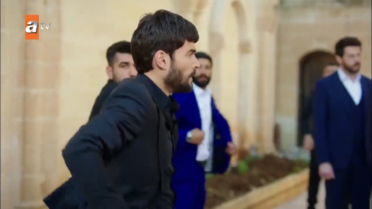 everyone hiding their guns and trying to act cool ‘cause the police arrived ansjksskjsjs  #Hercai