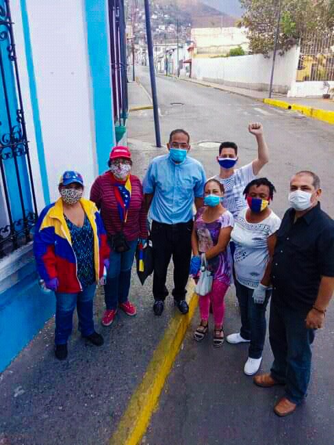Oac_mincytve's tweet photo. La iglesia se suma a la lucha contra el covid-19 llevando la misa a las casa de la parroquia La Pastora.
#OacContigo #PorAmorQuedateEnCasa https://t.co/Hzc4XJC54T